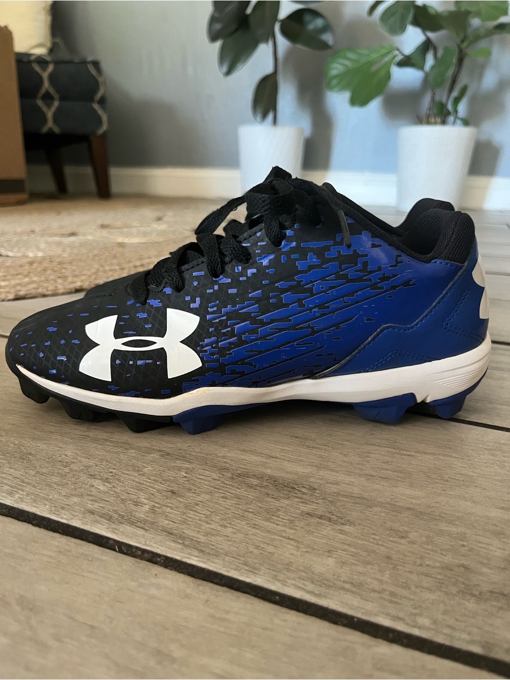 Under Armour Kids Blue & Black Baseball Cleats with White Logo